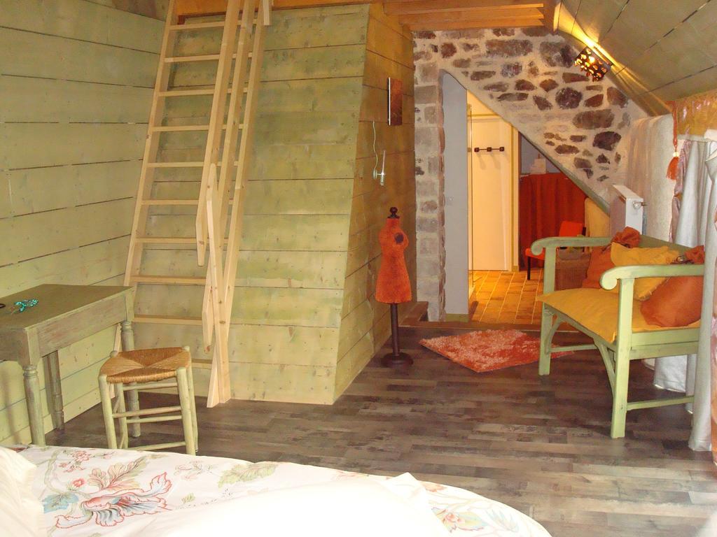 Aux Greniers à Rêves Acomodação com café da manhã Plestan Exterior foto